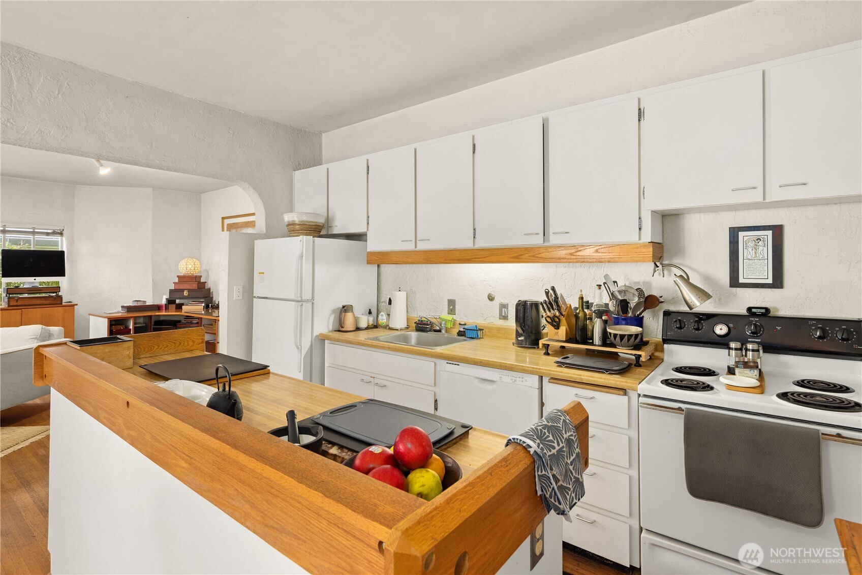 111 W Kinnear Place