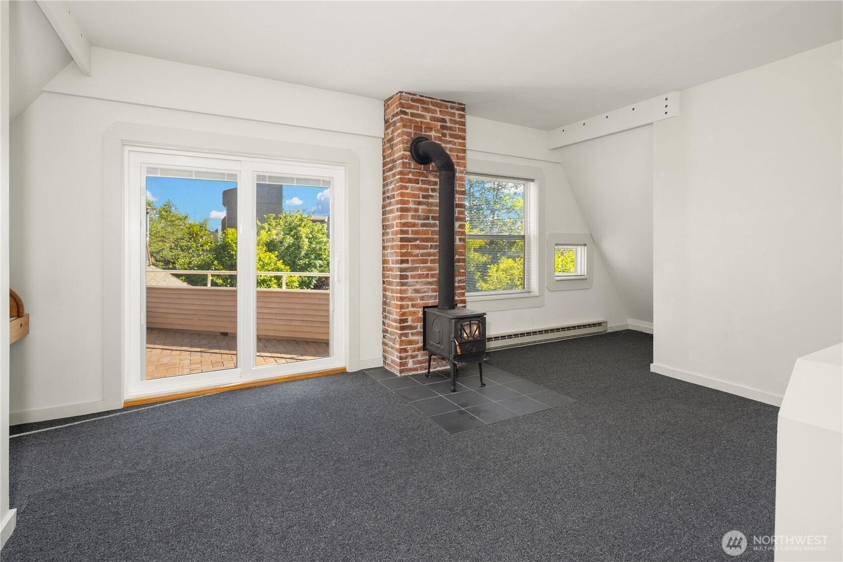 111 W Kinnear Place