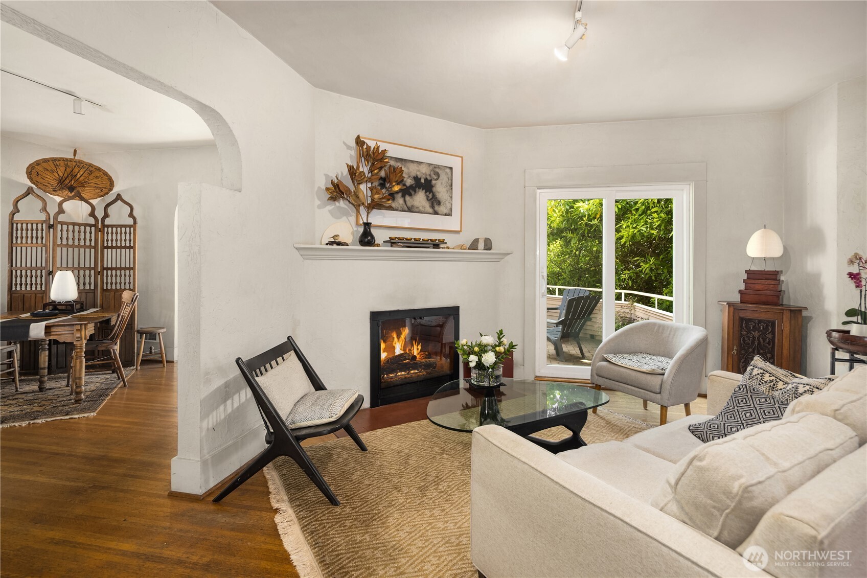 111 W Kinnear Place