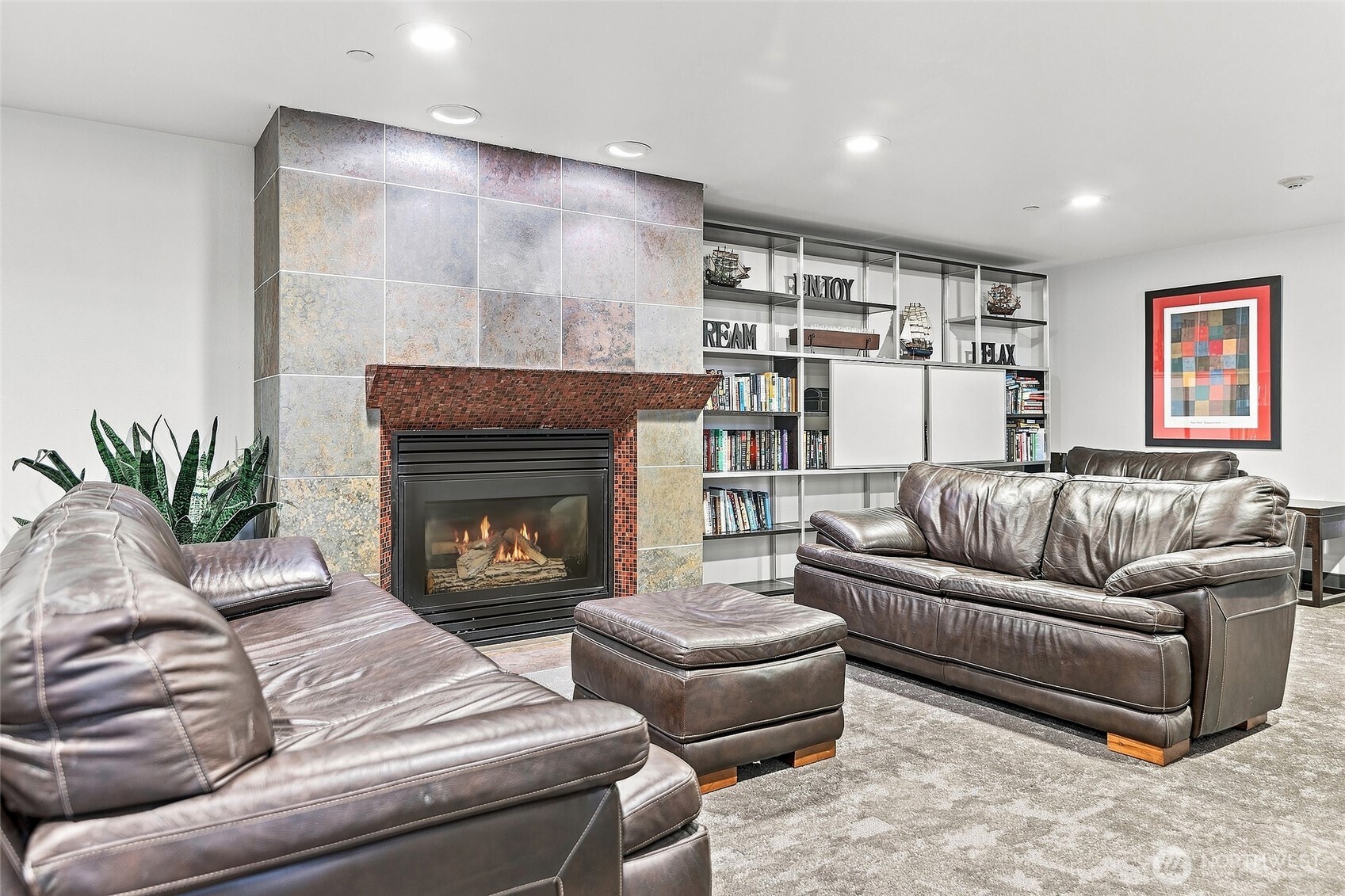 323 Queen Anne Avenue N Unit: 510