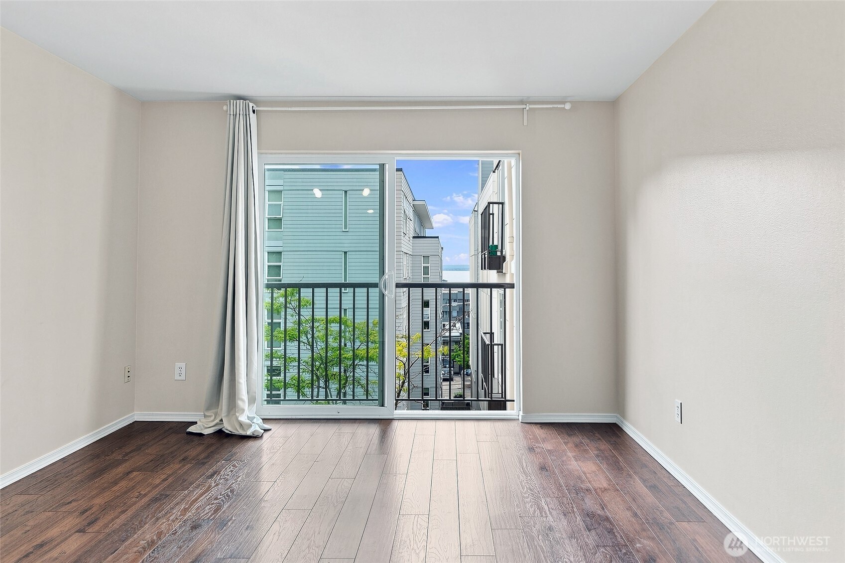 323 Queen Anne Avenue N Unit: 510