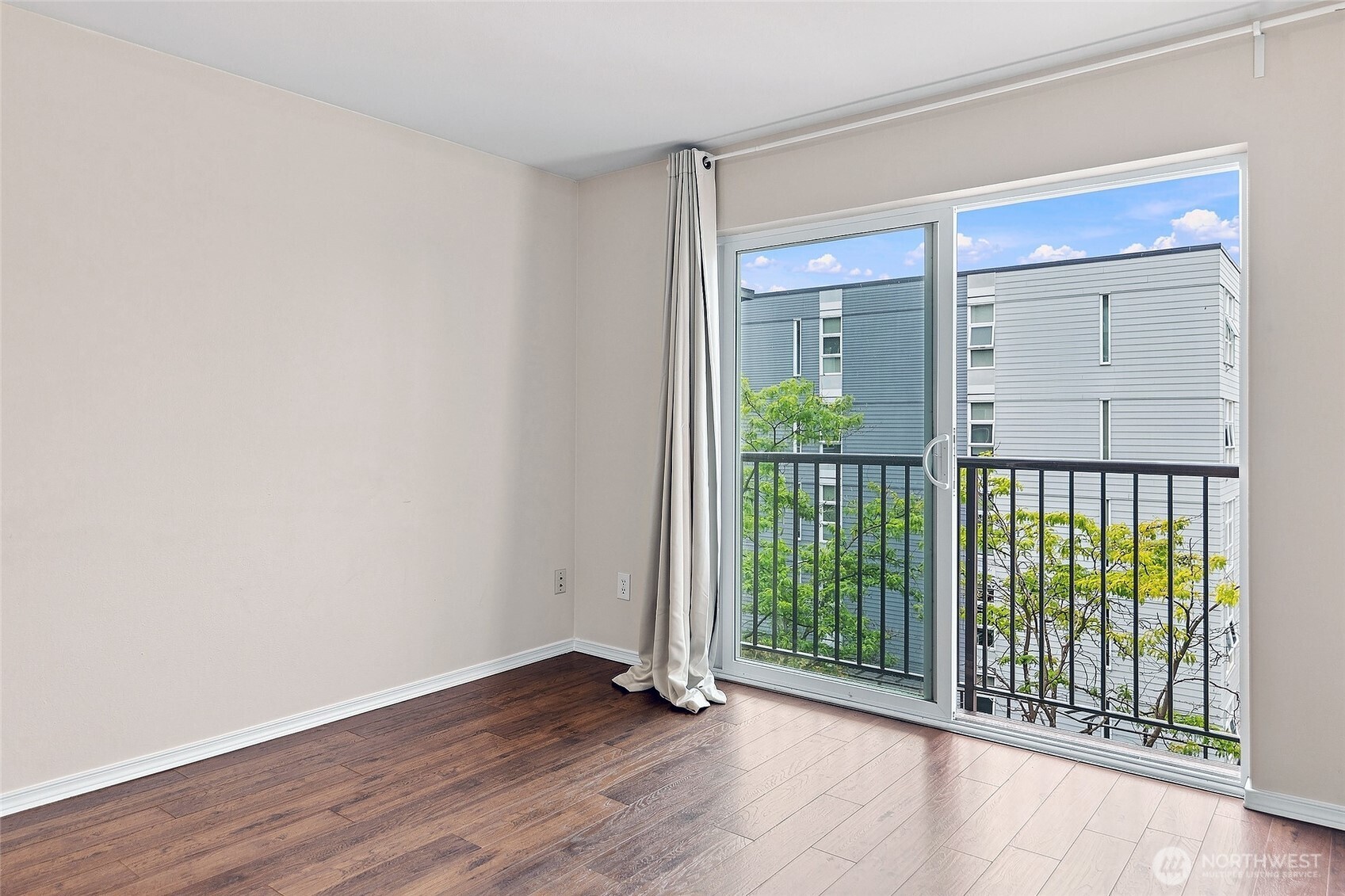 323 Queen Anne Avenue N Unit: 510
