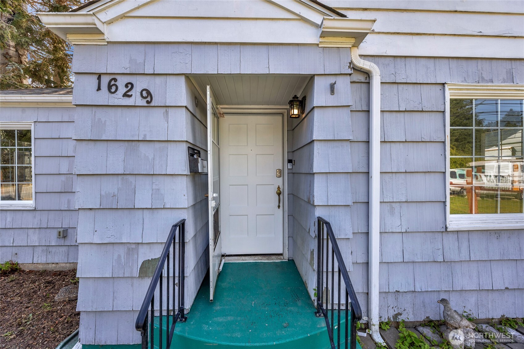 1629 S 6th Street