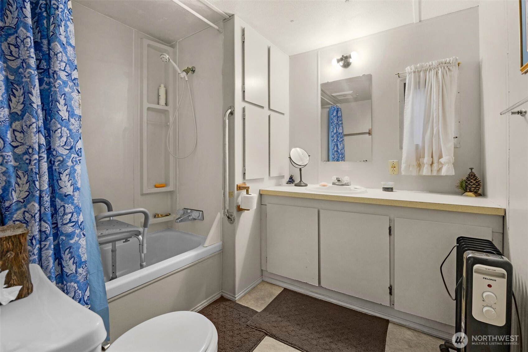 5900 64th Street NE Unit: 70