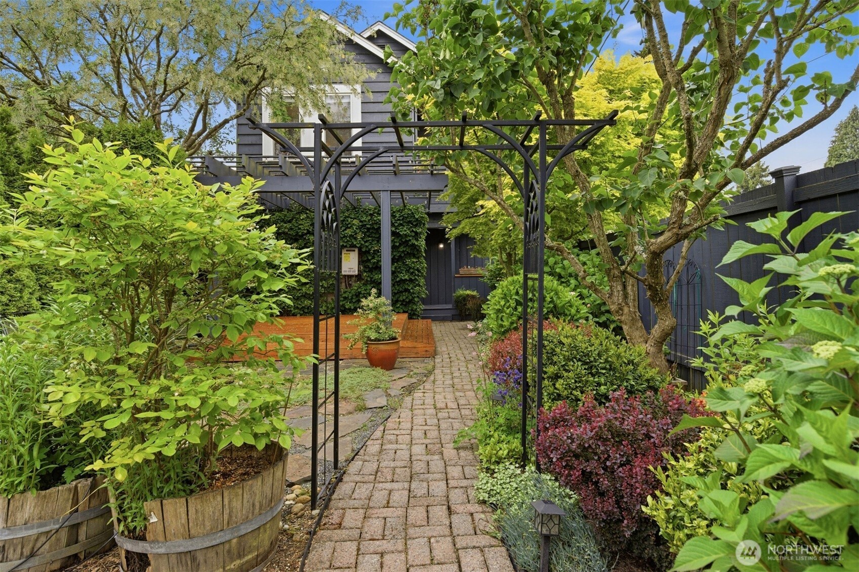 1917 Lombard Avenue