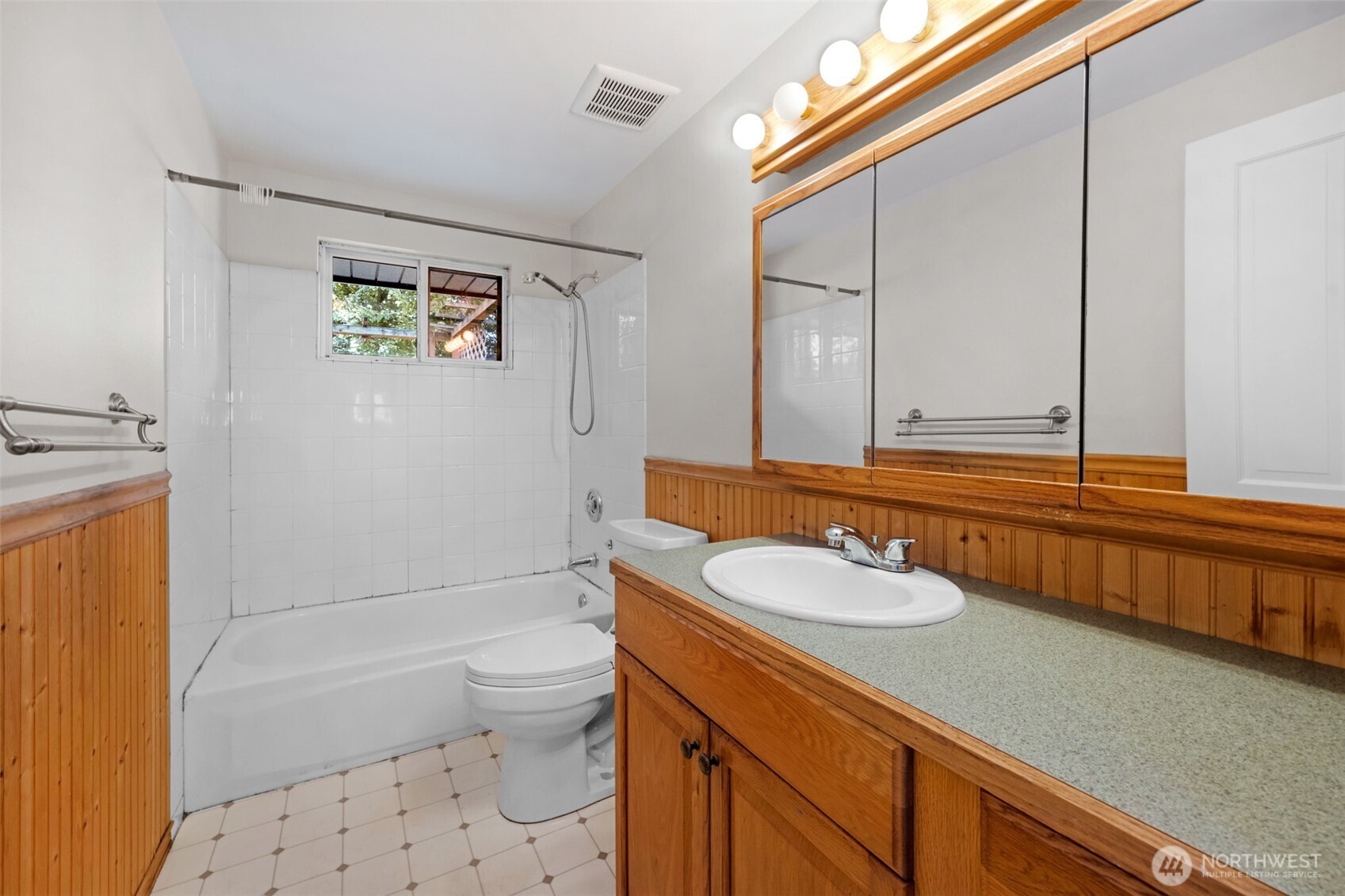 902 Peters Place