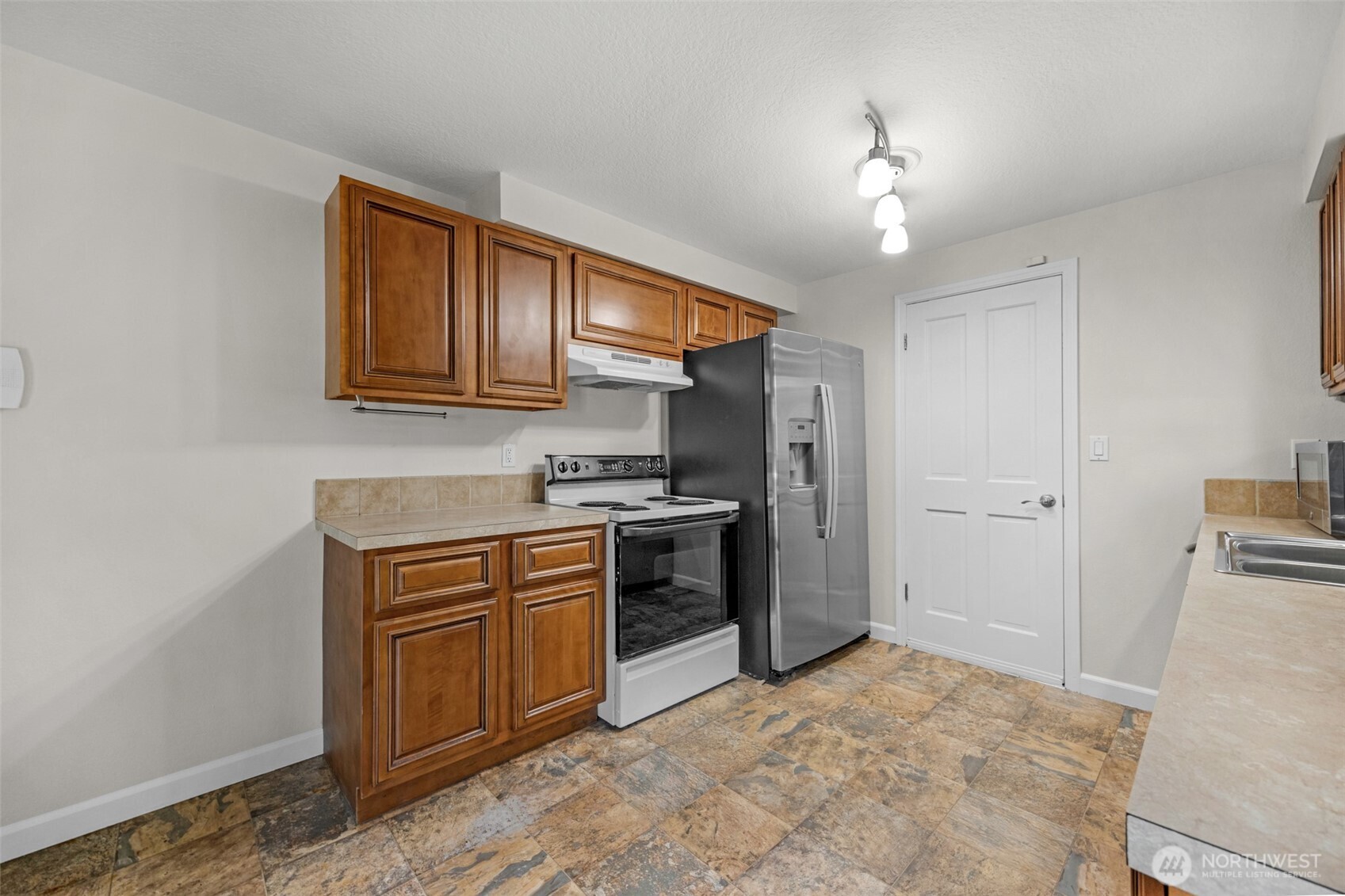 902 Peters Place