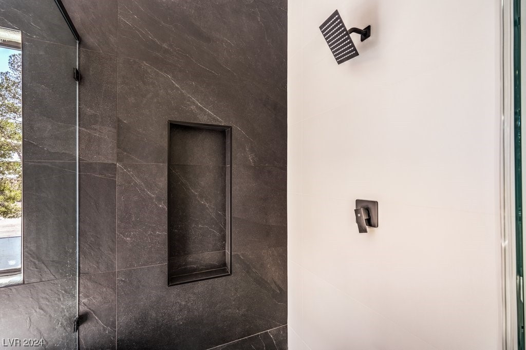 10009 Mahogany Grove Lane