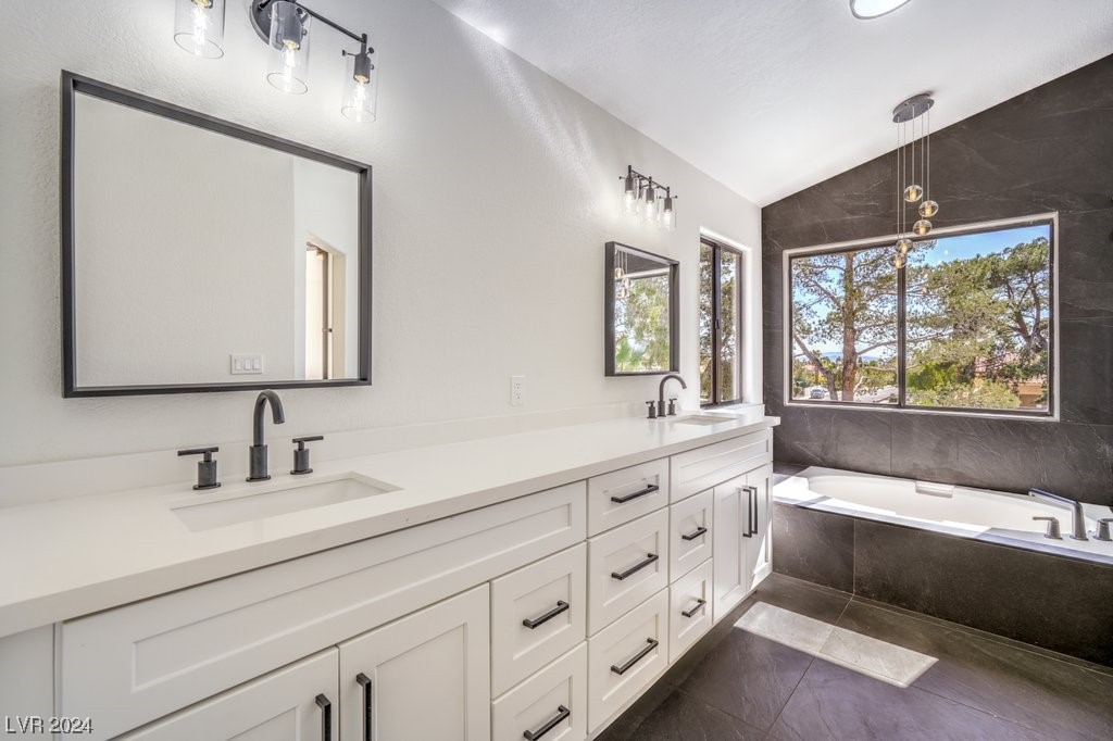 10009 Mahogany Grove Lane