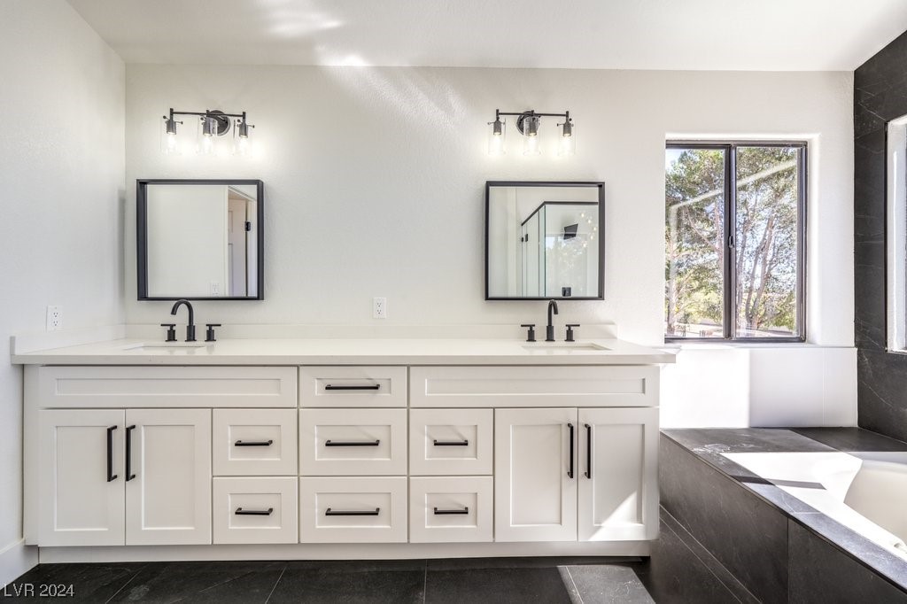 10009 Mahogany Grove Lane