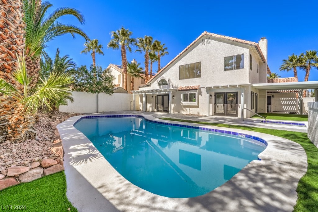 10009 Mahogany Grove Lane