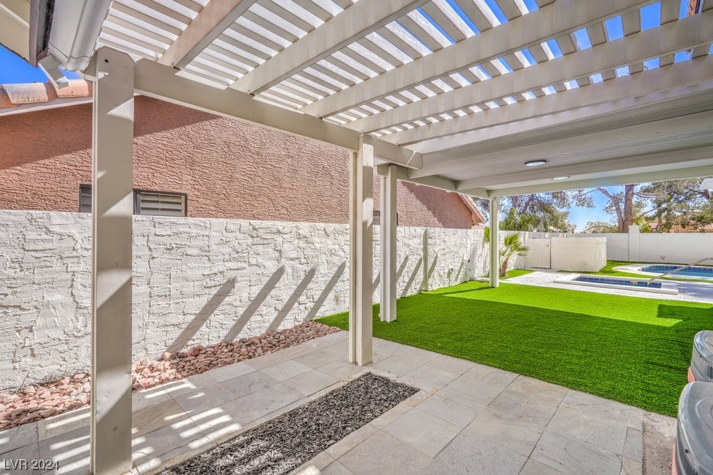 10009 Mahogany Grove Lane