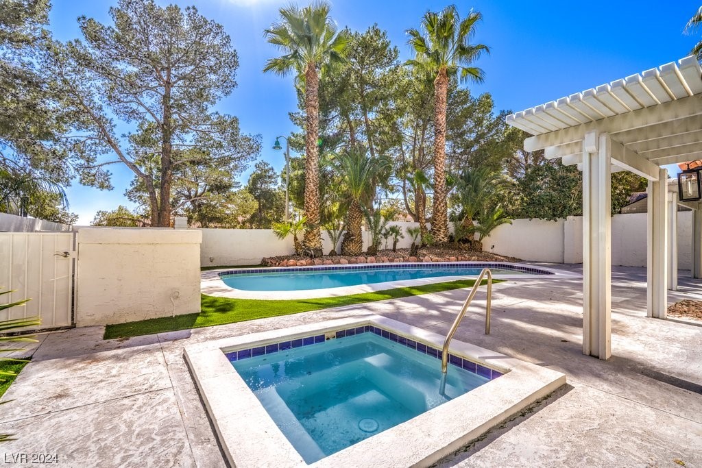 10009 Mahogany Grove Lane