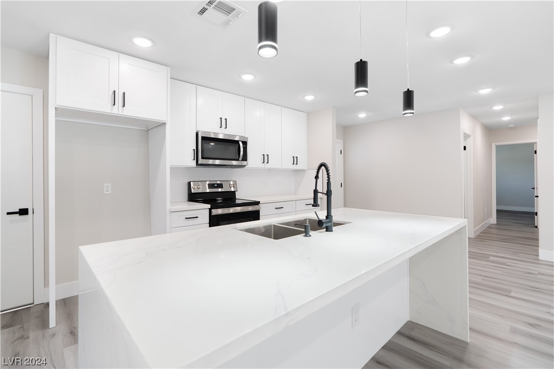 5405 Mountain View Drive