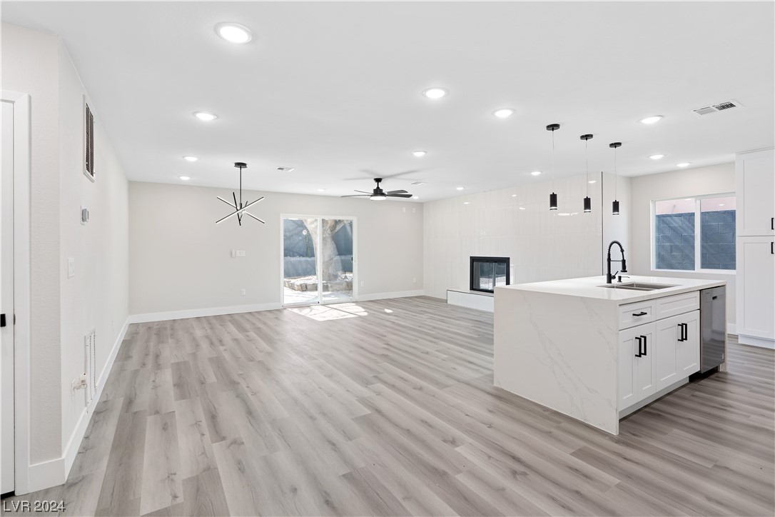 5405 Mountain View Drive