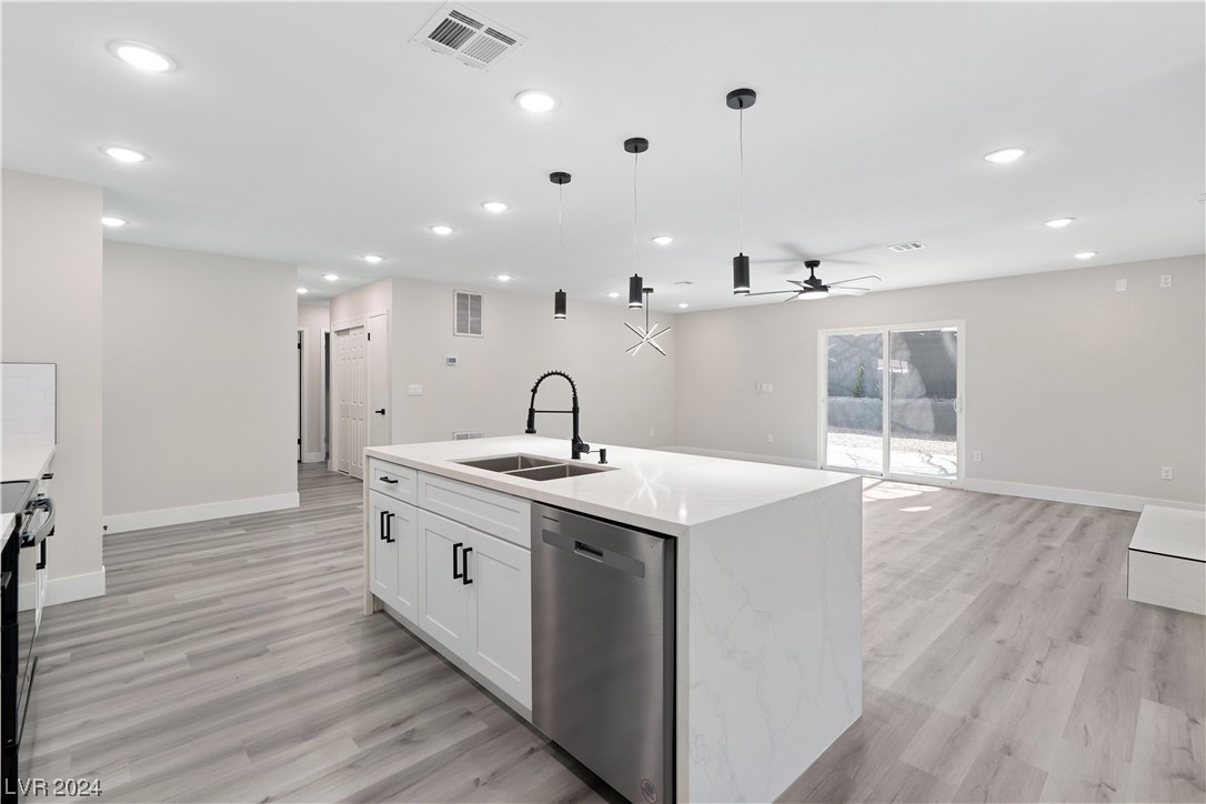 5405 Mountain View Drive