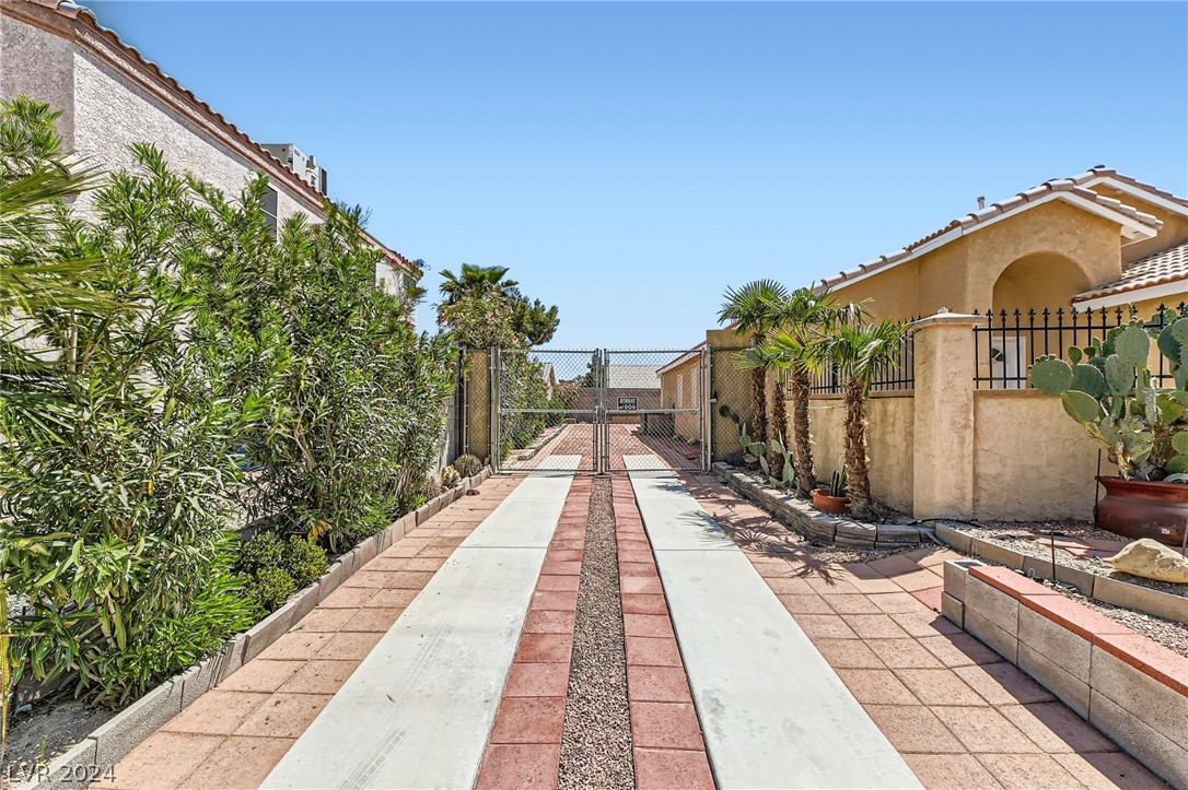 4622 Spruce Oak Drive