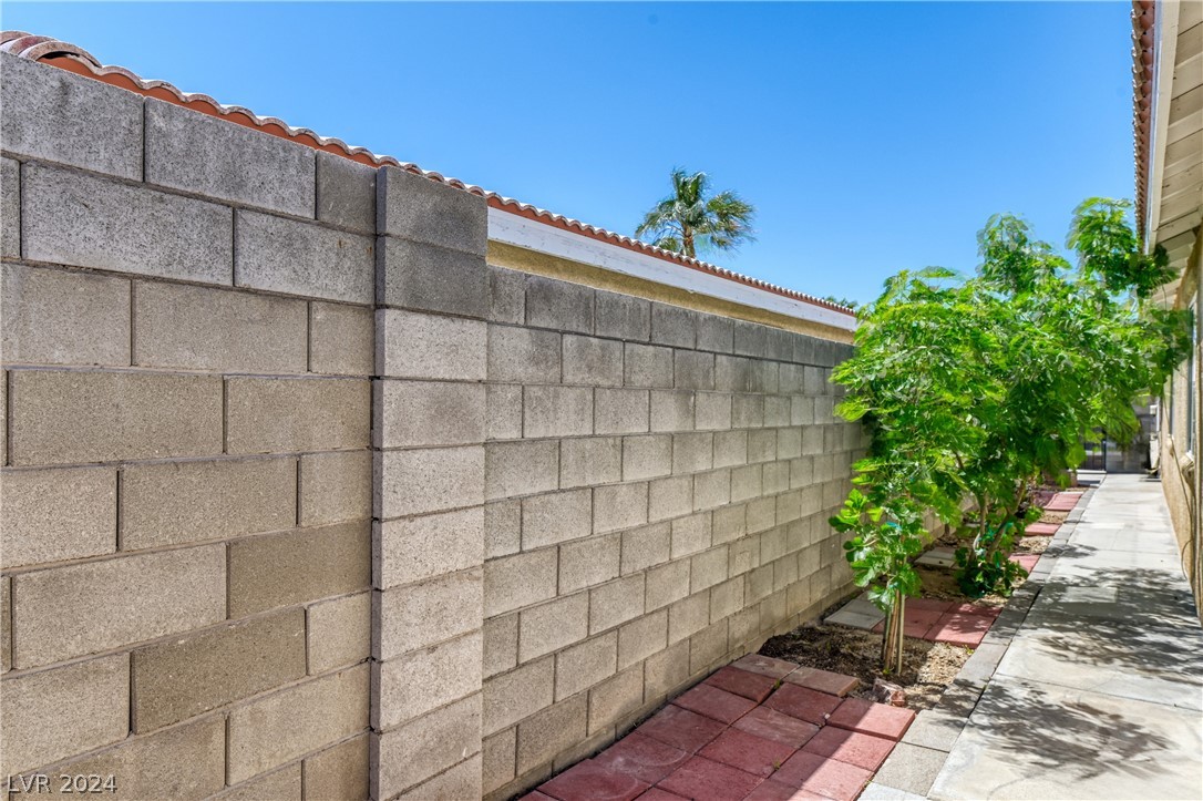 4622 Spruce Oak Drive