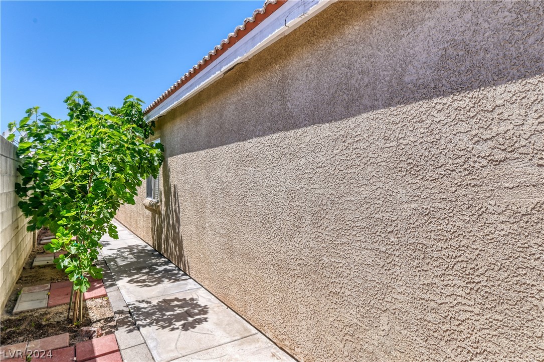 4622 Spruce Oak Drive