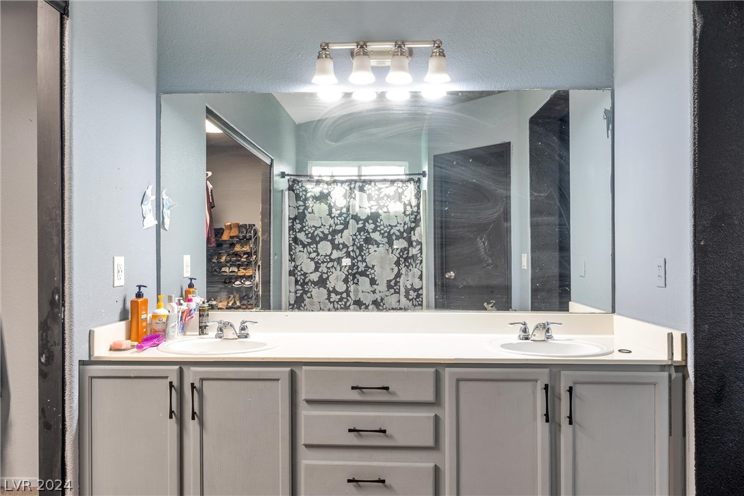 6021 Shallow Springs Street