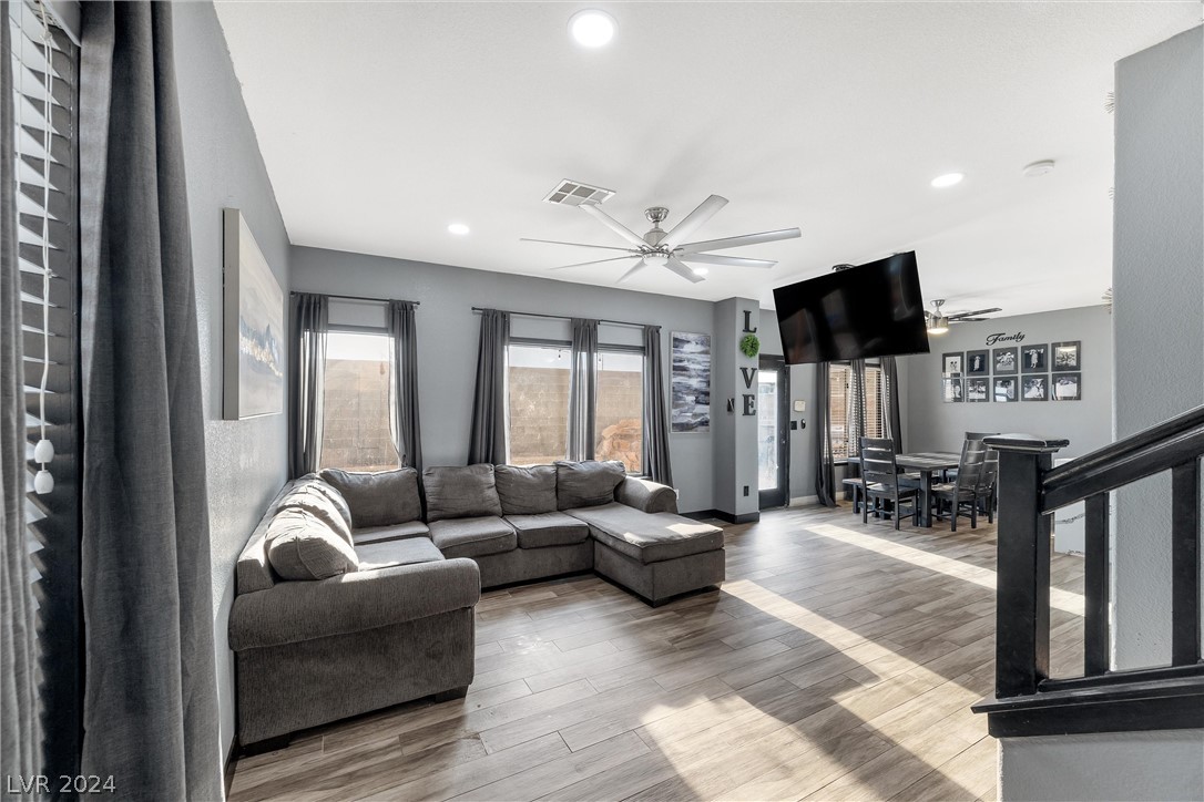 6021 Shallow Springs Street