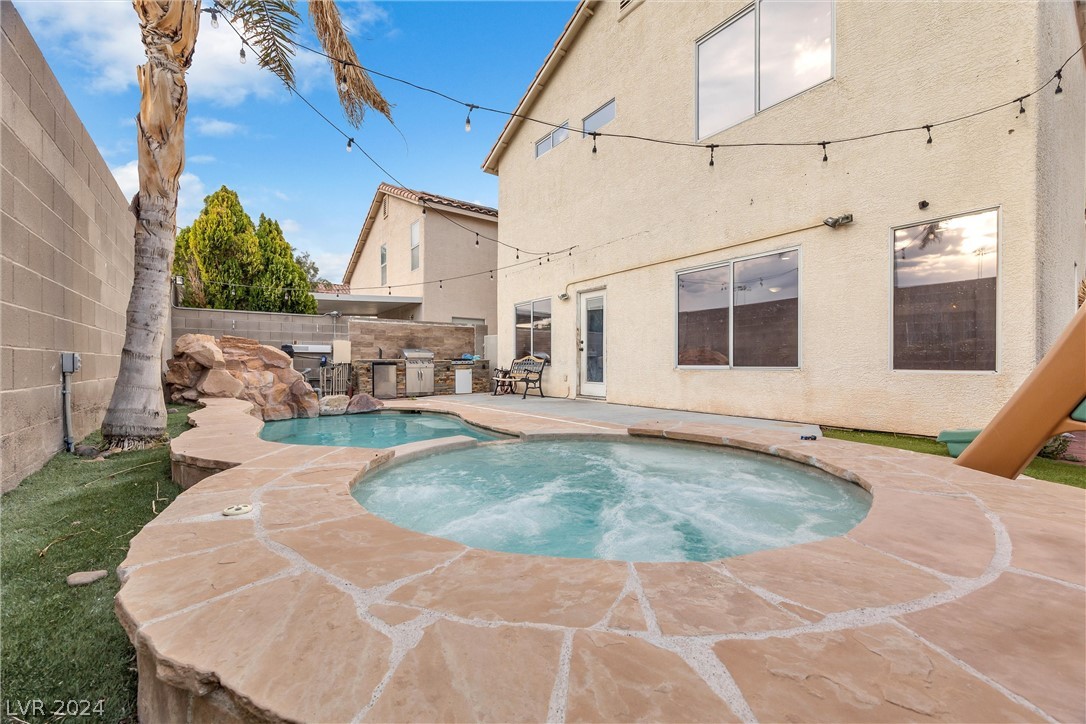 6021 Shallow Springs Street