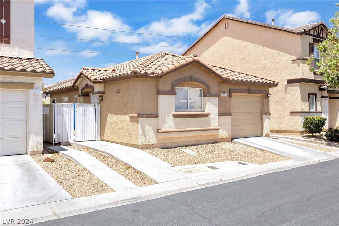 1261 Golden Apple Street