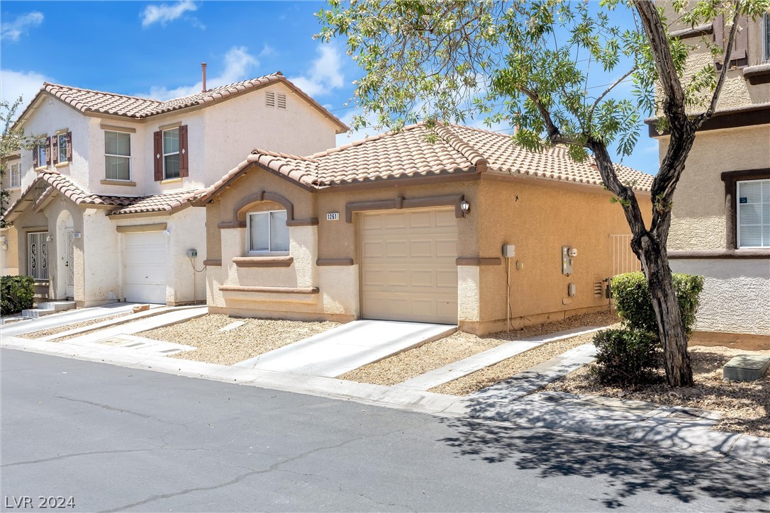 1261 Golden Apple Street