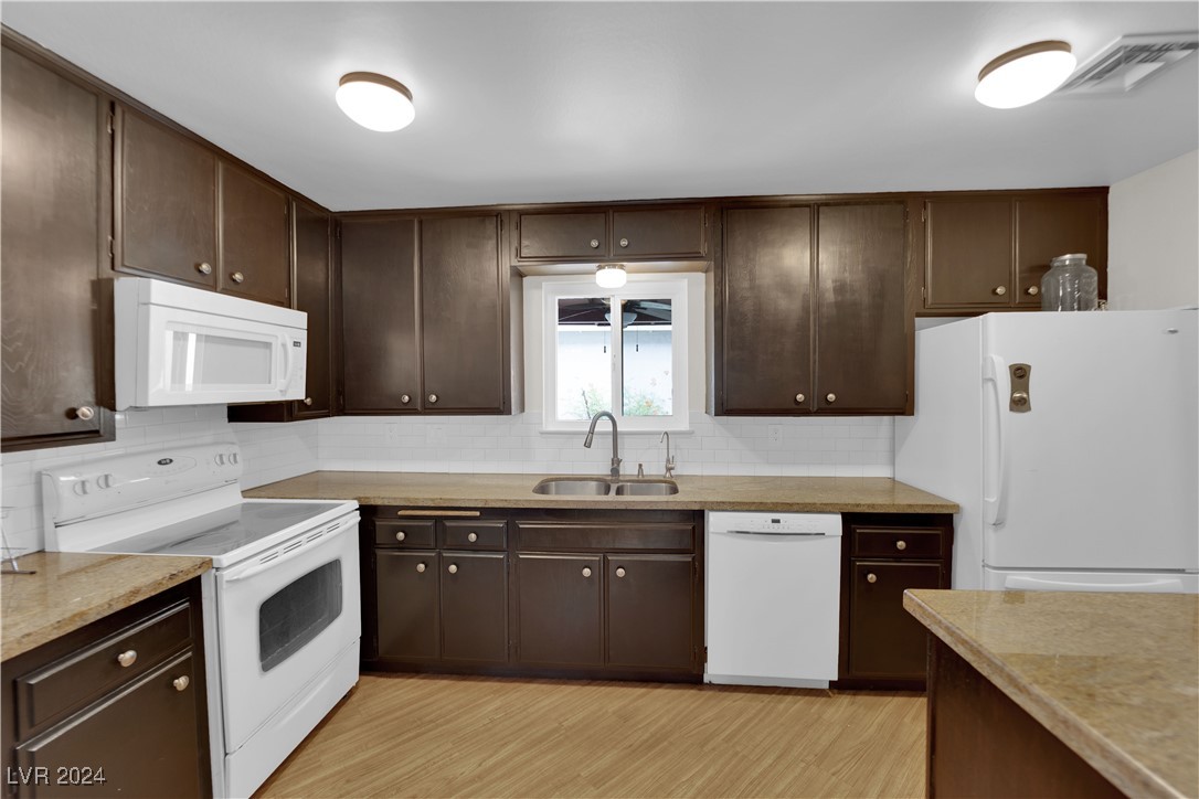 658 Greenbriar Townhouse Way 0