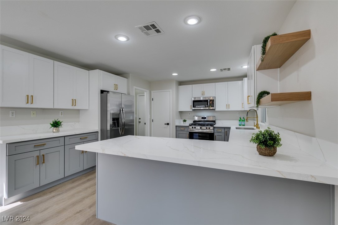 5822 Springmist Street