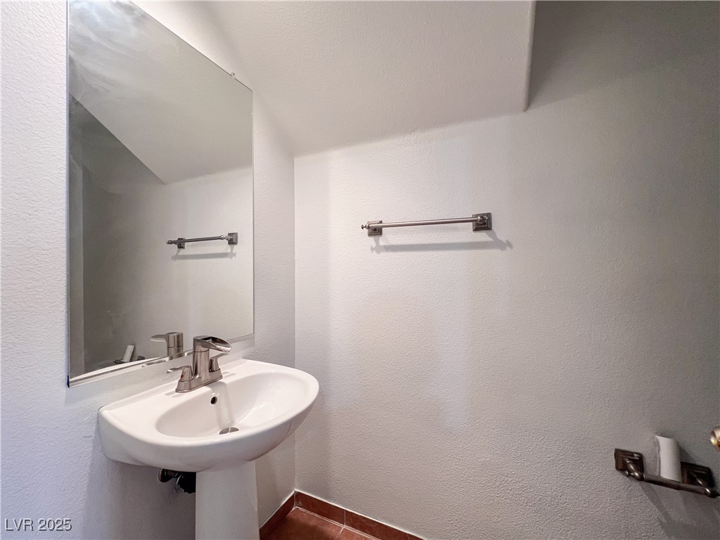 5481 Overland Express Street