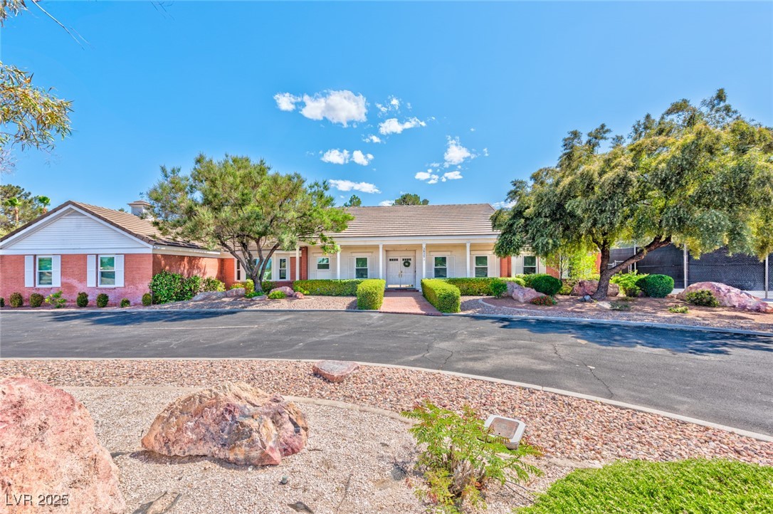 2825 East Hacienda Avenue