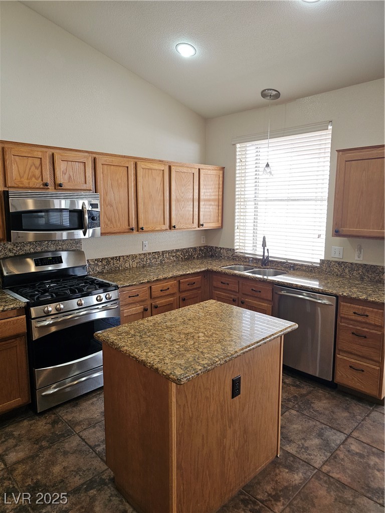 6908 Fruit Flower Avenue