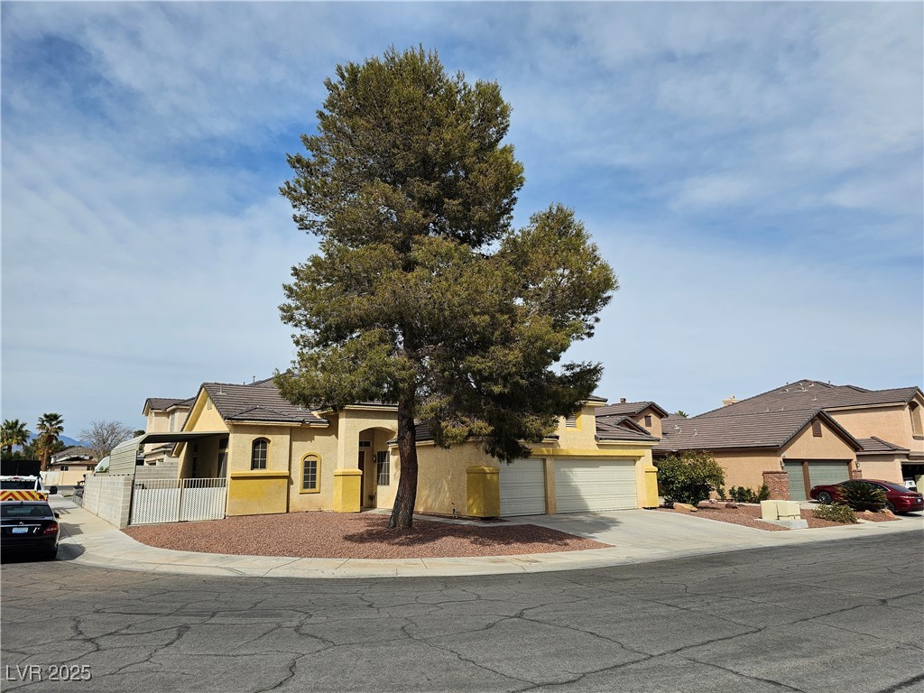 6908 Fruit Flower Avenue