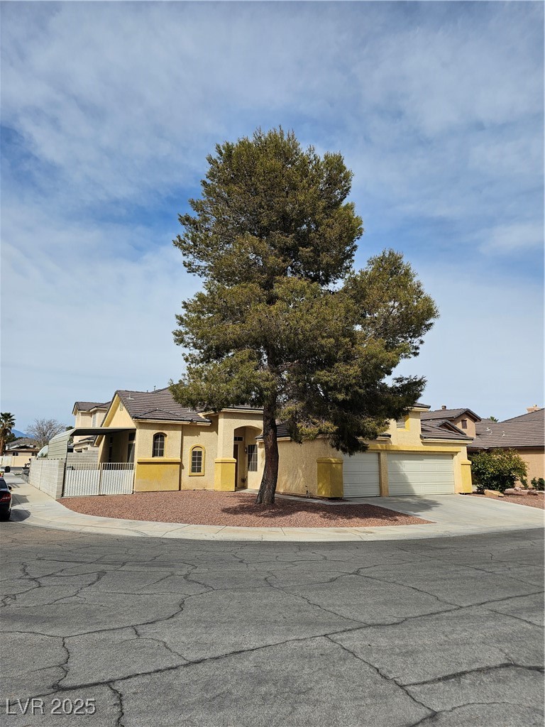 6908 Fruit Flower Avenue