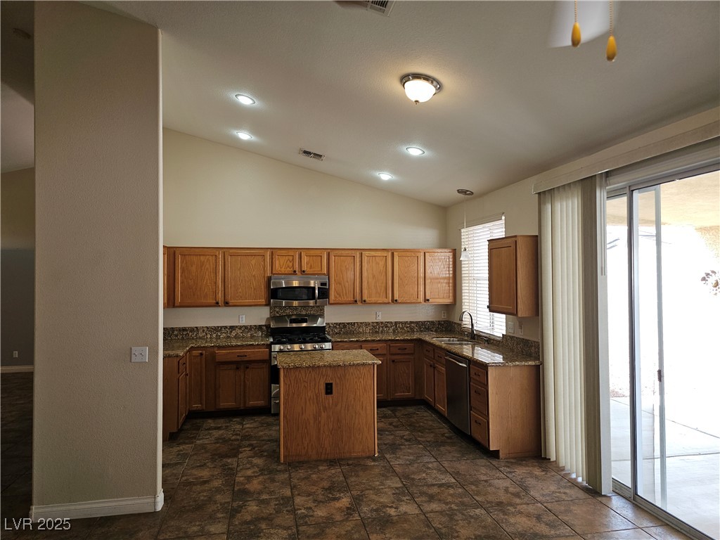 6908 Fruit Flower Avenue