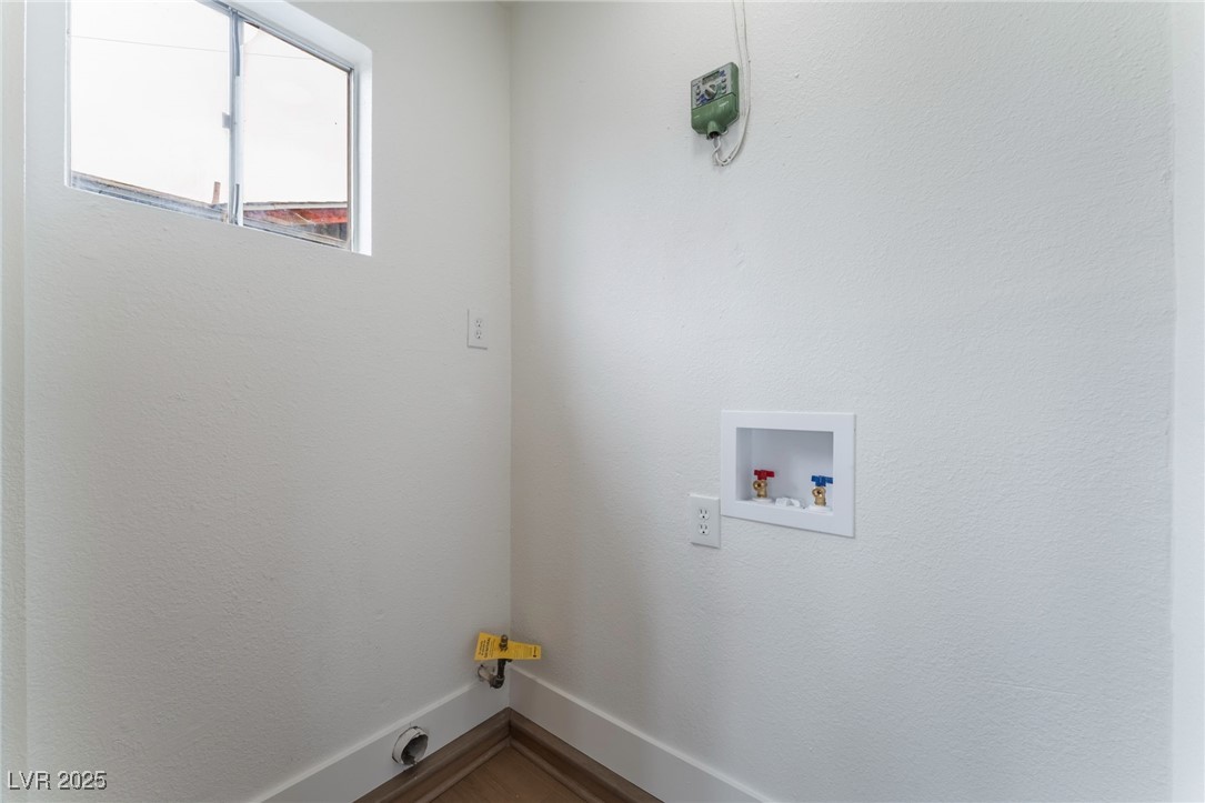 3915 Delling Court