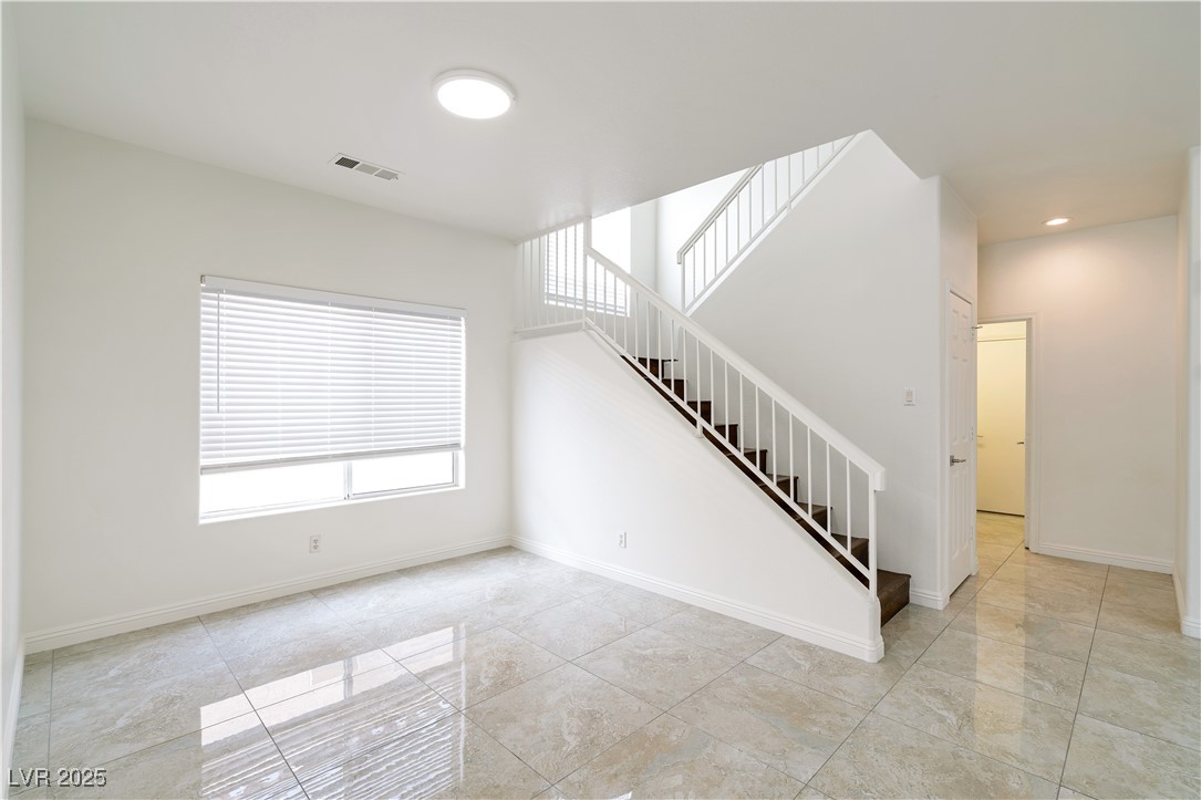 7401 Hawk Shadow Avenue