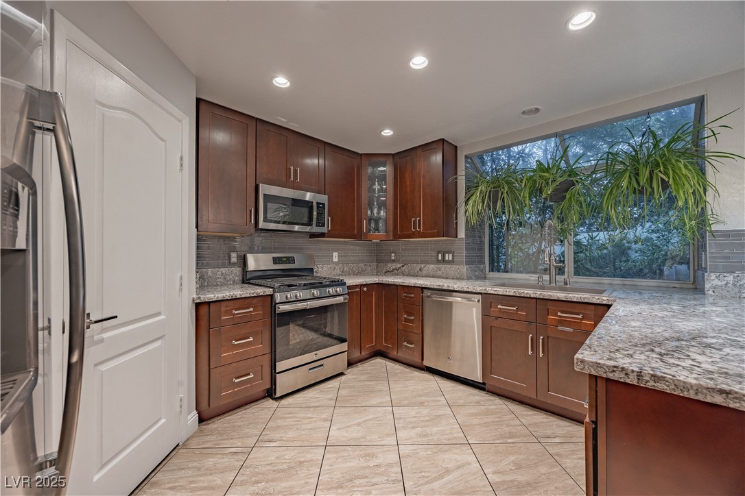 9412 Meadow Ridge Lane