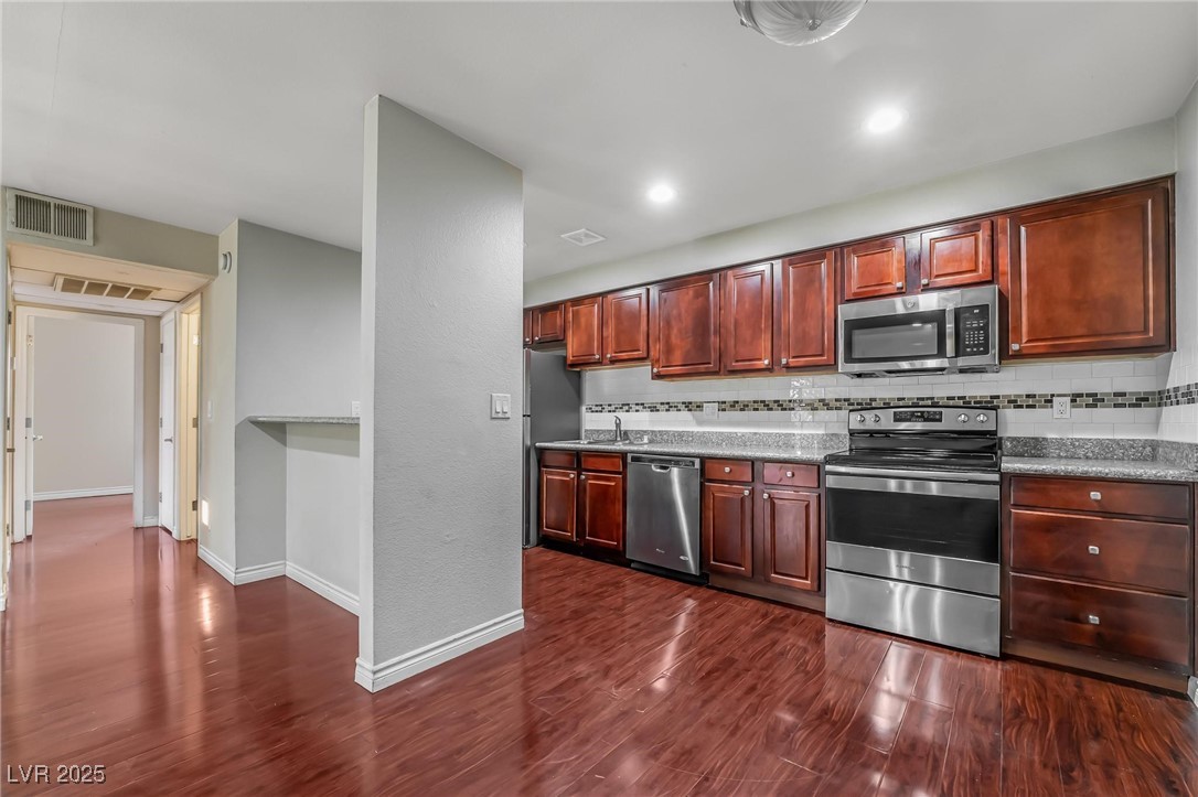 4330 Sandy River Drive 90
