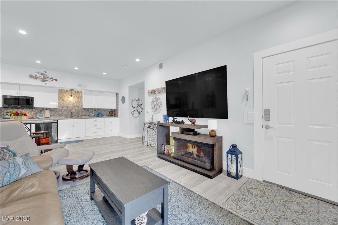 2615 West Gary Avenue 1028