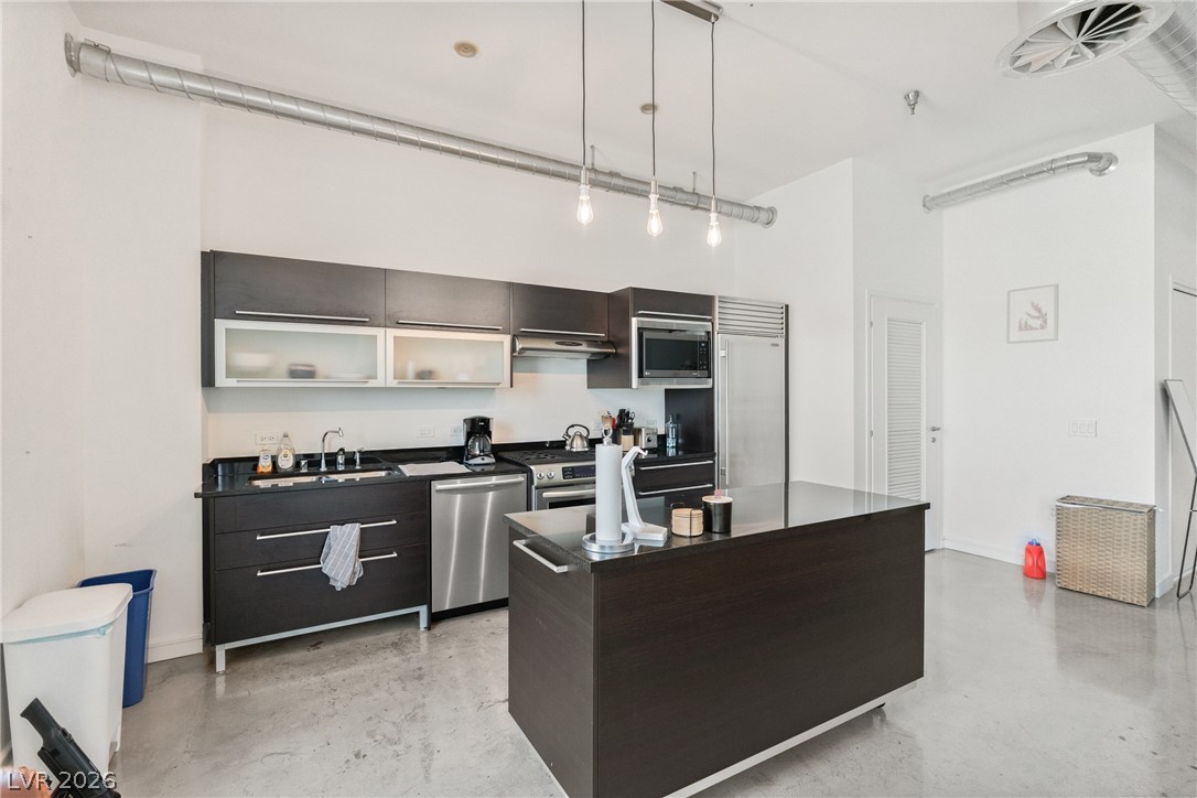 200 Hoover Avenue 1201