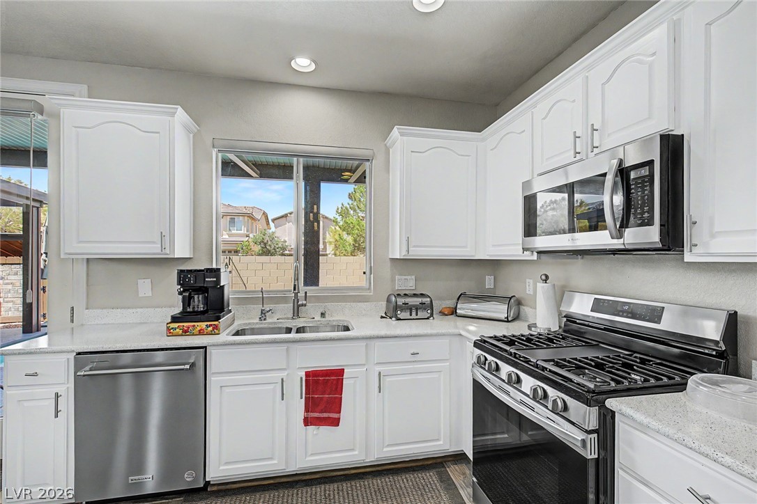 10536 Laurelwood Lake Avenue