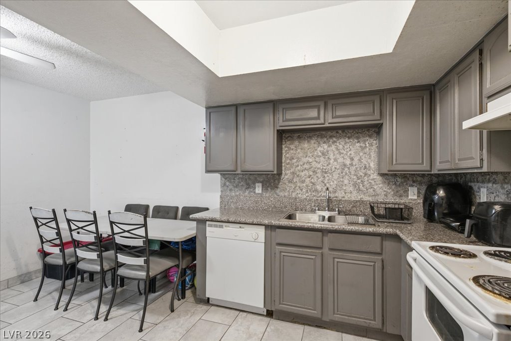 6148 Camino De Rosa Drive