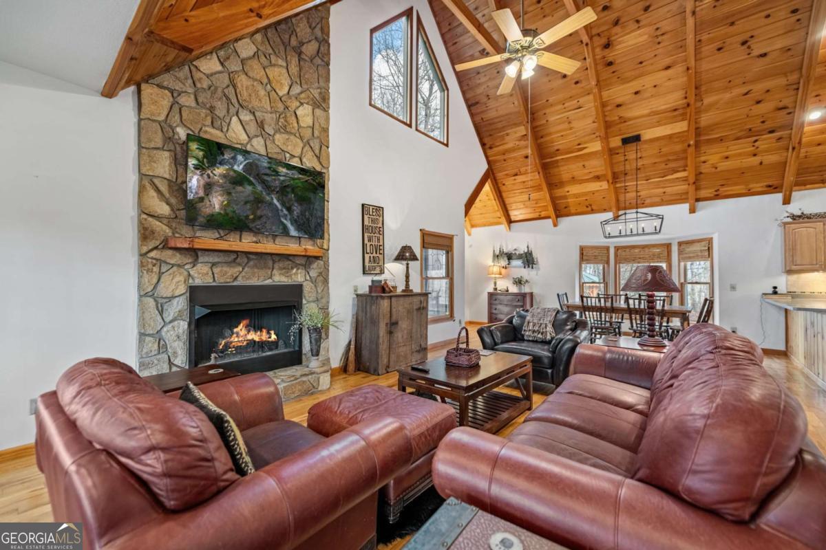 380 Oak Ridge Way