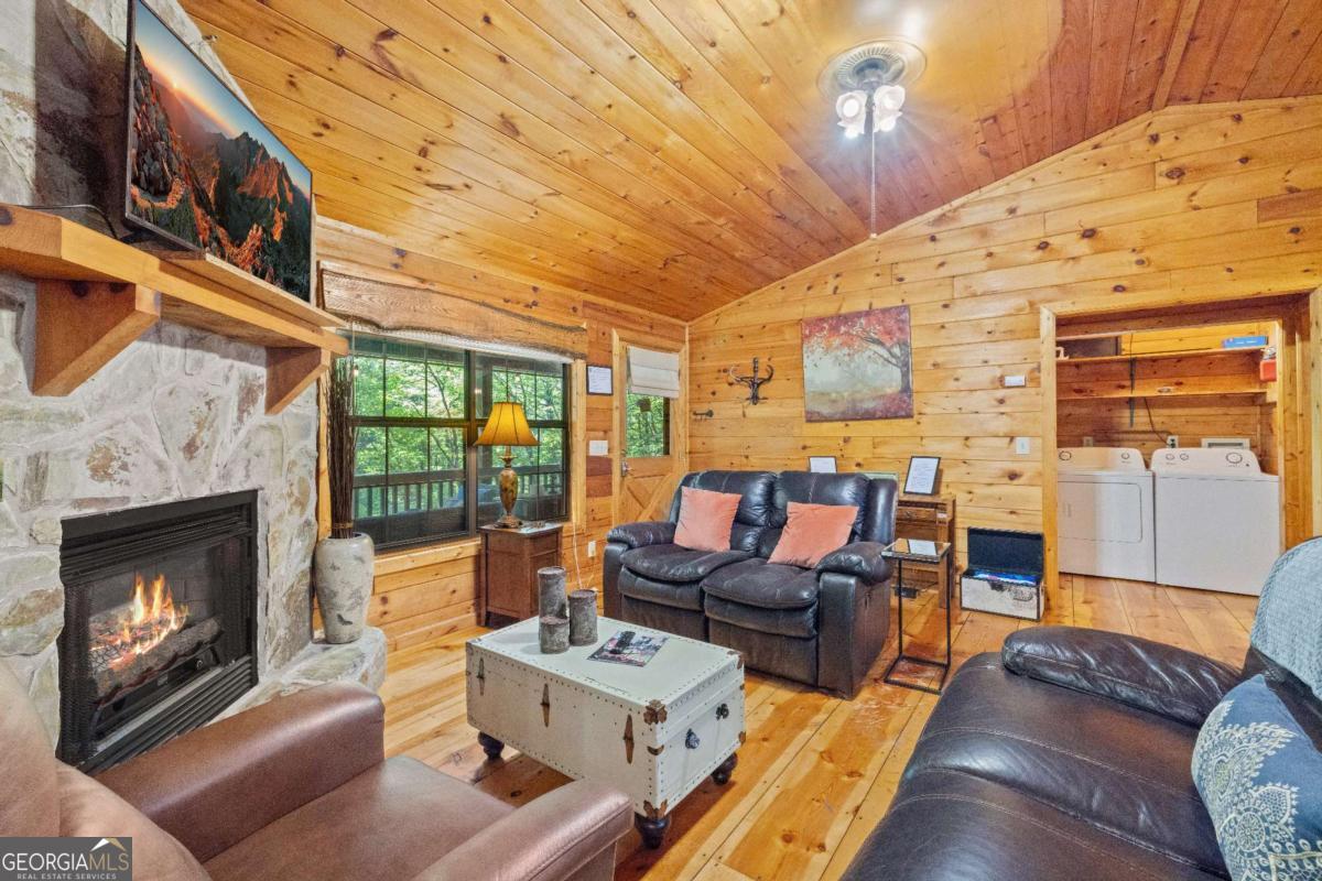 129 N Cherokee Drive