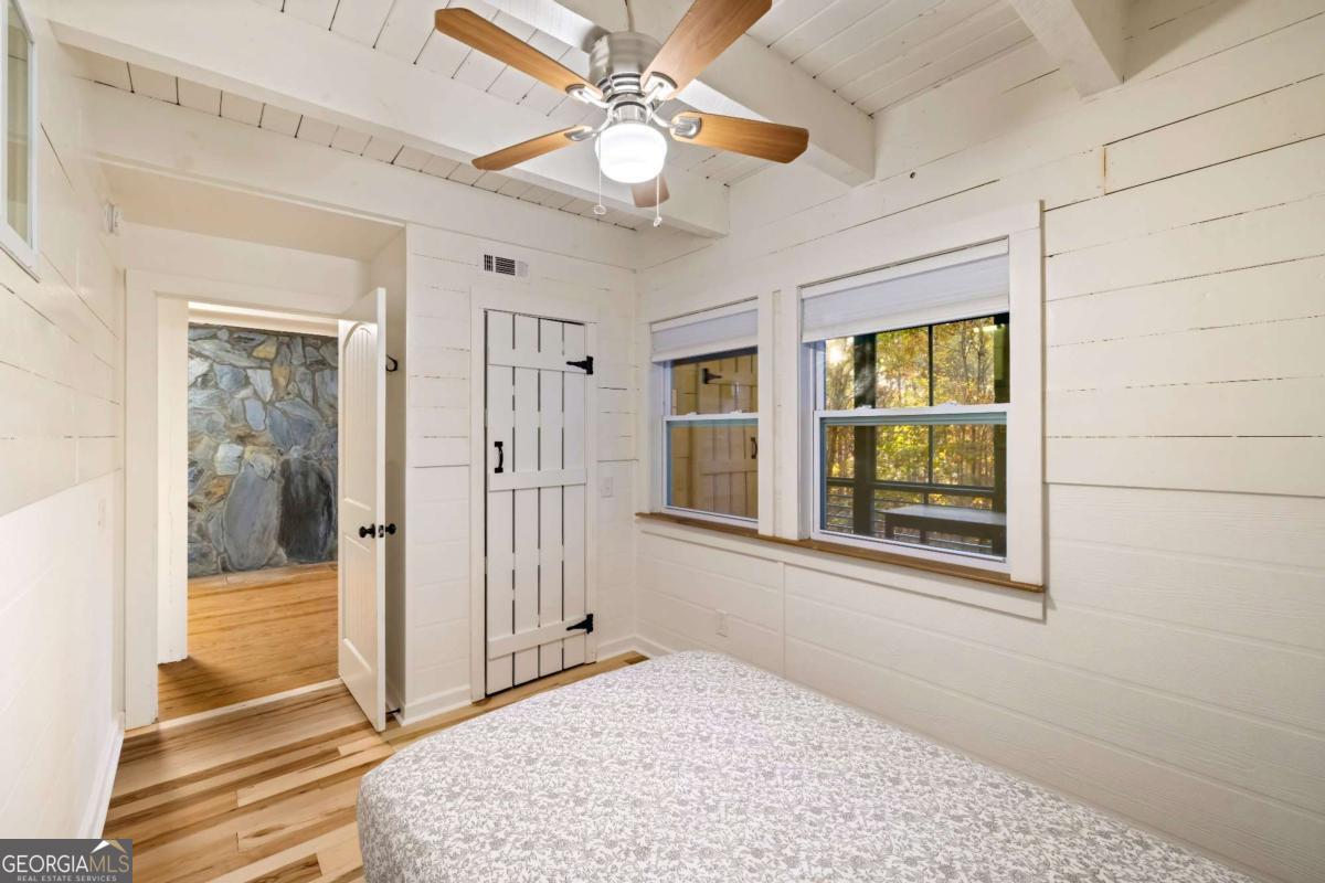 210 E Overbend Trail