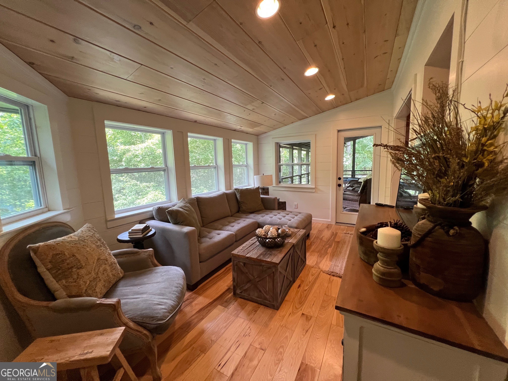 210 E Overbend Trail