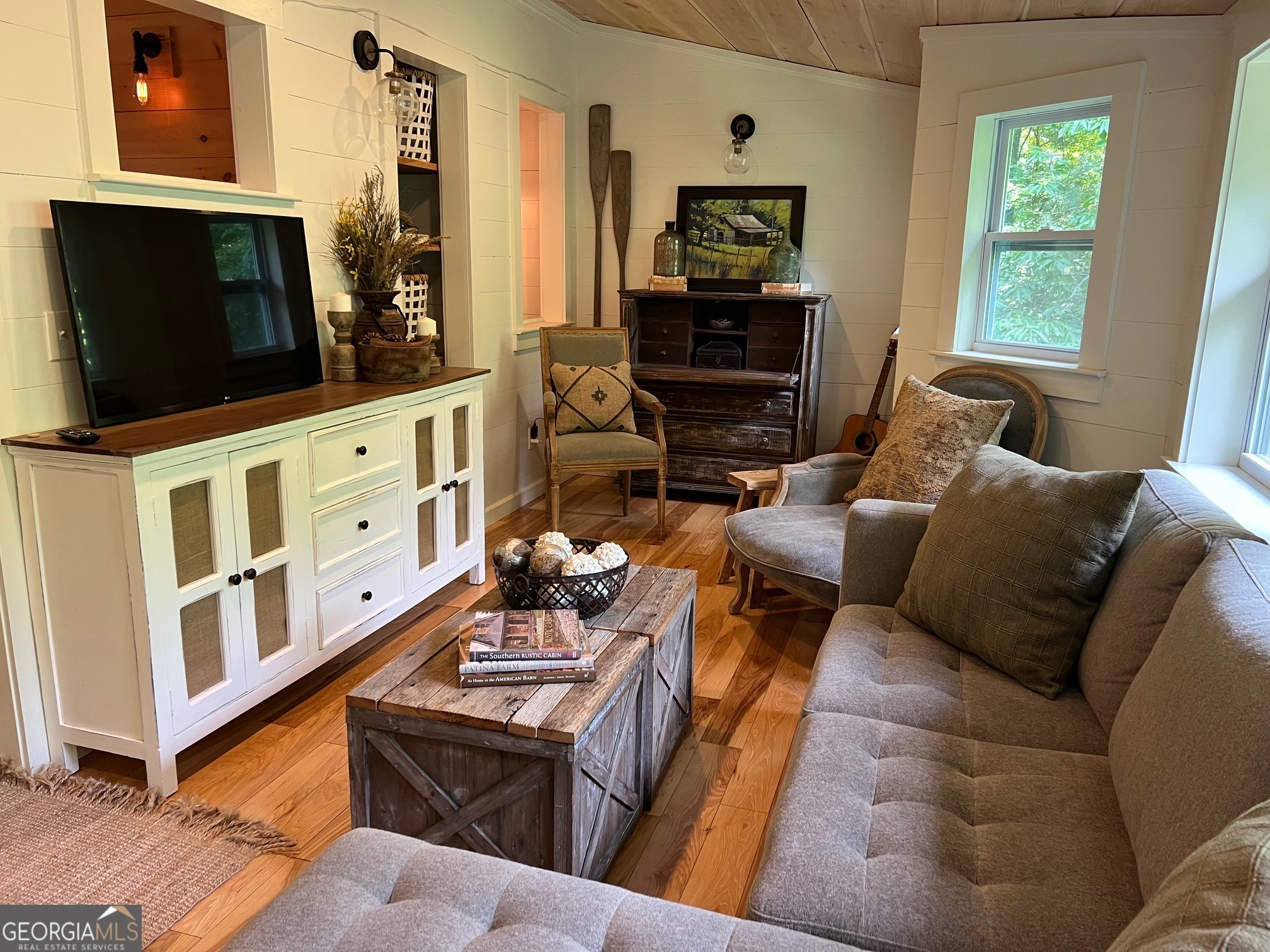 210 E Overbend Trail