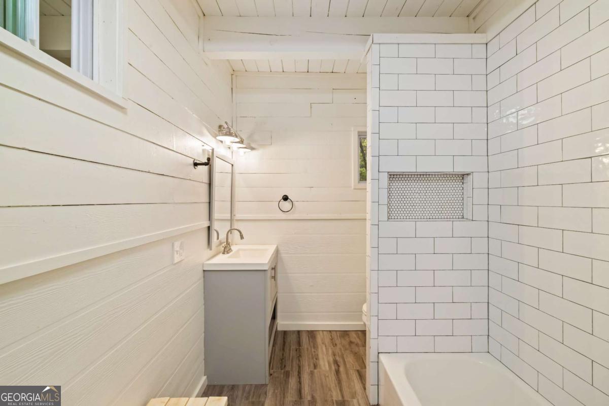 210 E Overbend Trail